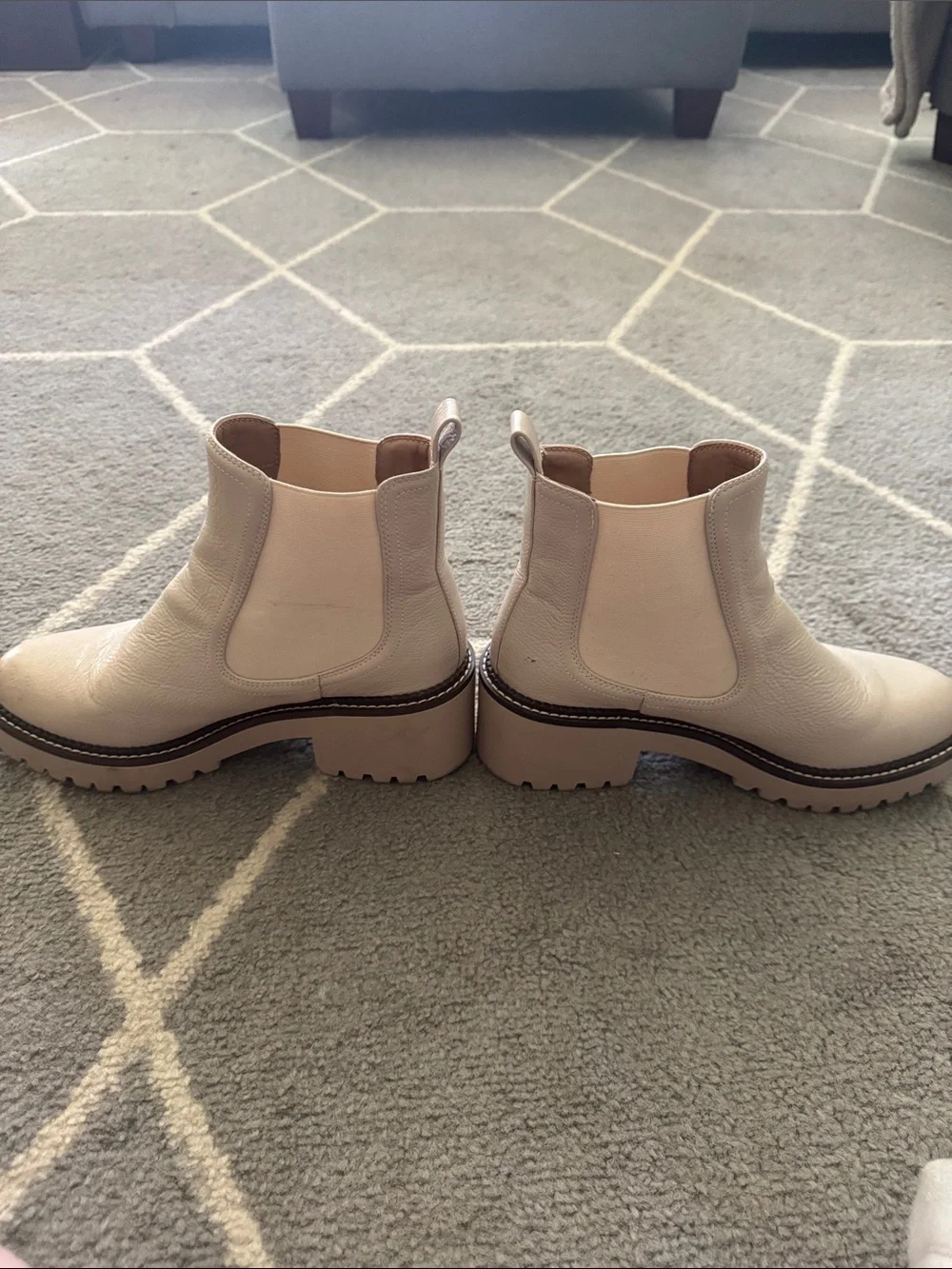 Nordstrom Cream Chunky Chelsea Boots Water Resistant - Women’s Size 10